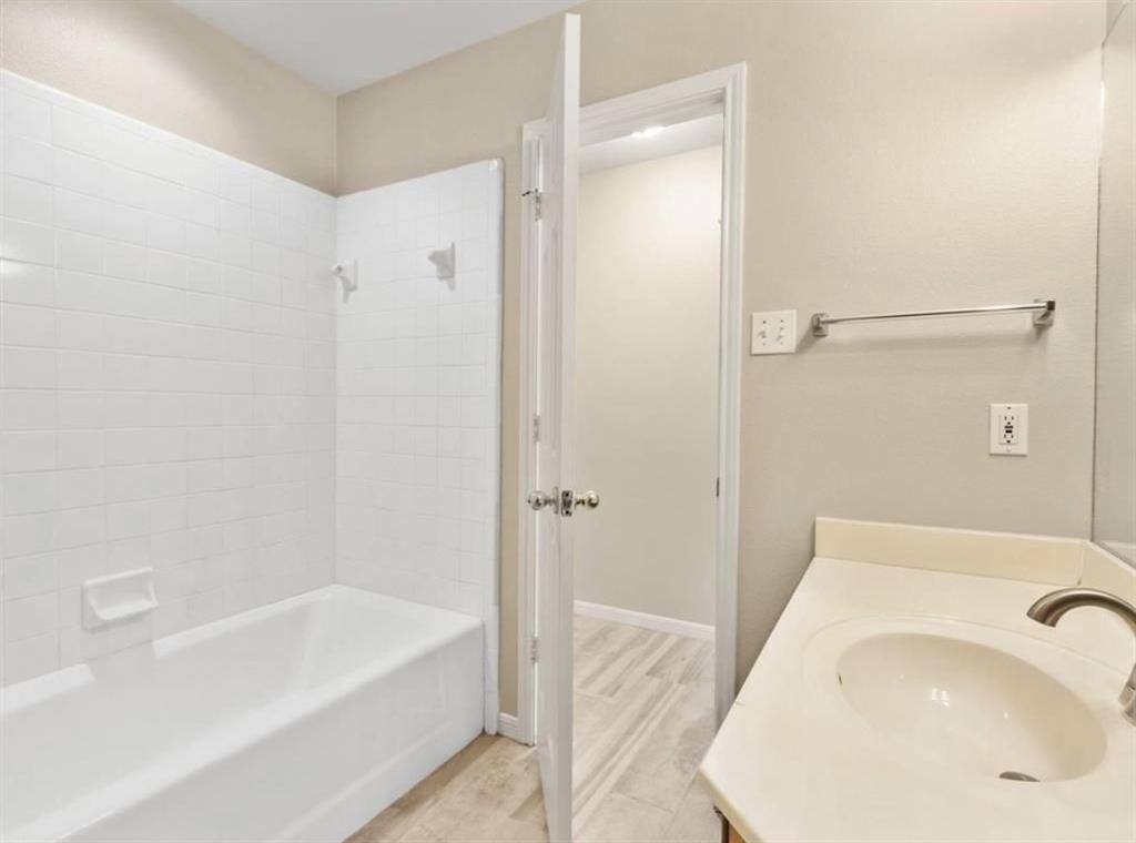 Decordova Bend Estate - Residential Lease