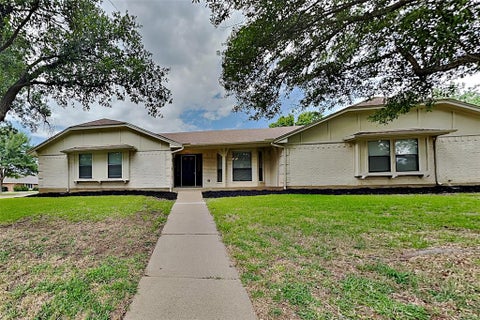 Photo of 1114 Wilshire Drive, Trophy Club, TX 76262 (MLS # 21315176)