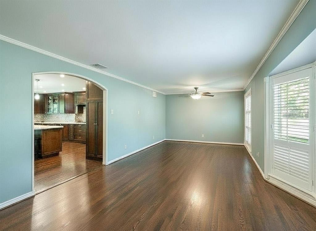 807 Clearwater Drive
