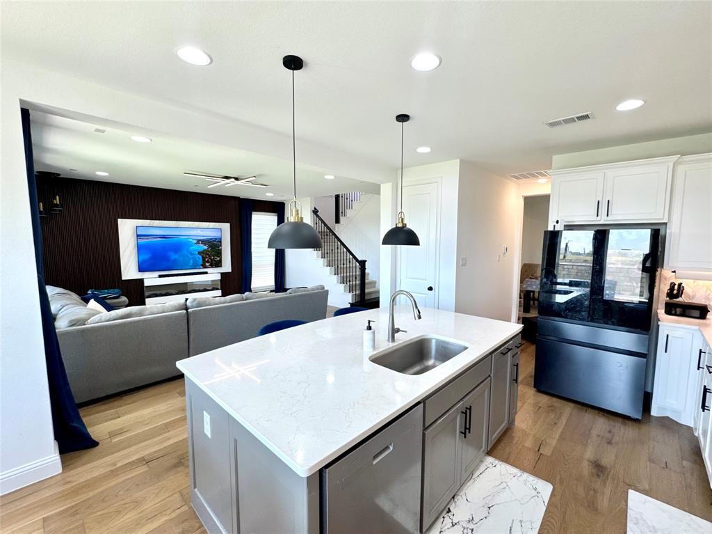 Castle Hills Ph 10 Lewisvil - Residential Lease