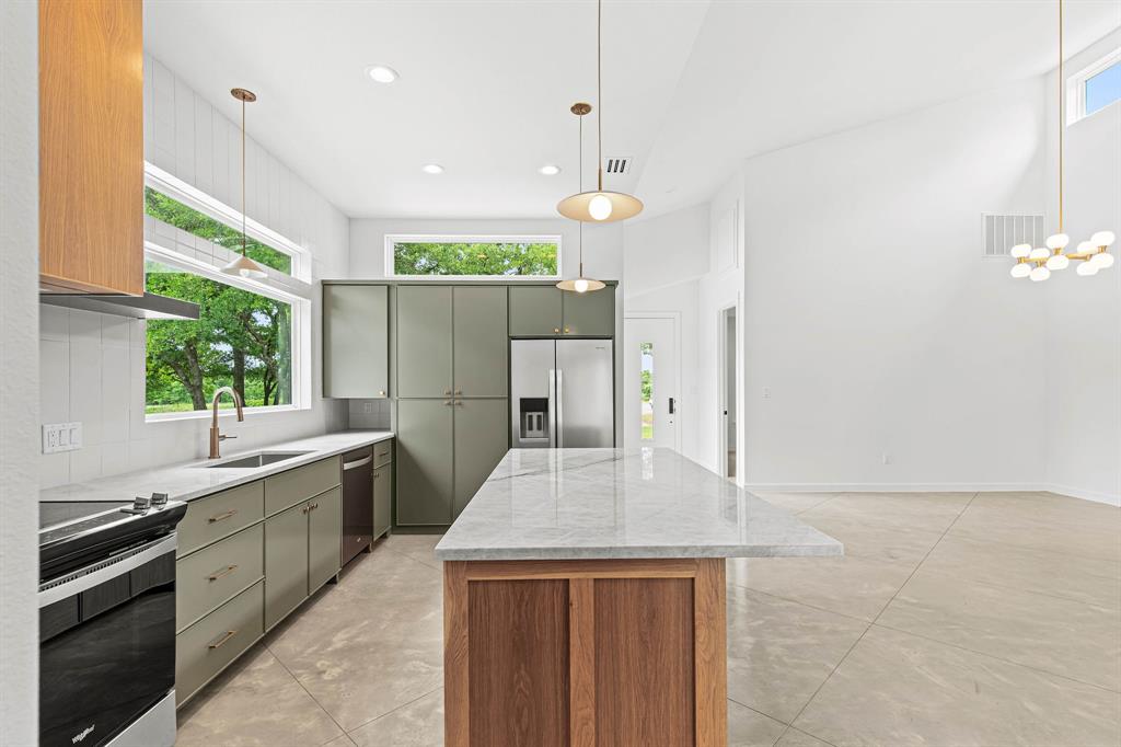 AURTHORS CORNER - Residential