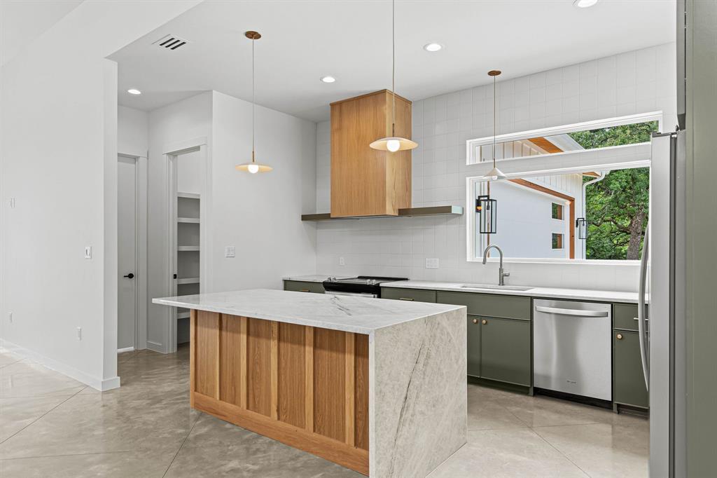 AURTHORS CORNER - Residential