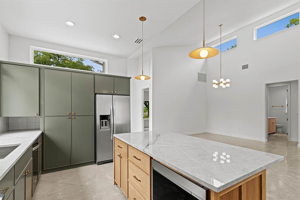 AURTHORS CORNER - Residential