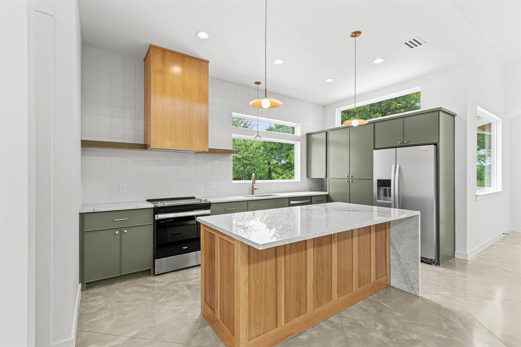 AURTHORS CORNER - Residential