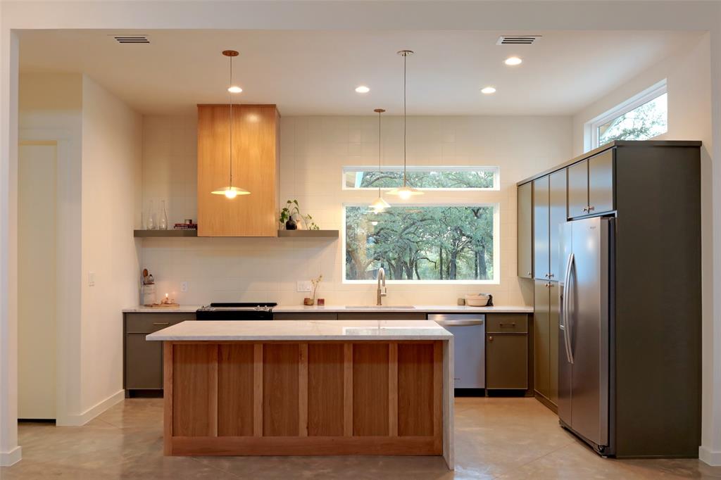 AURTHORS CORNER - Residential