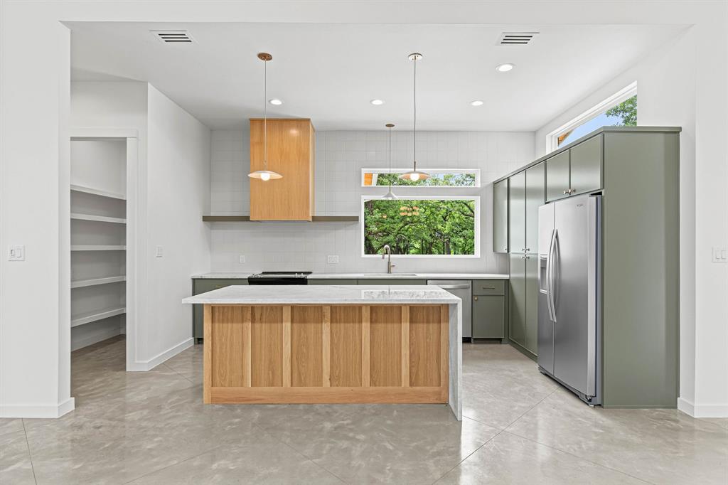 AURTHORS CORNER - Residential