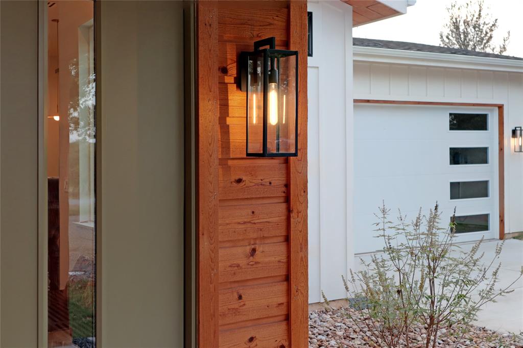 AURTHORS CORNER - Residential