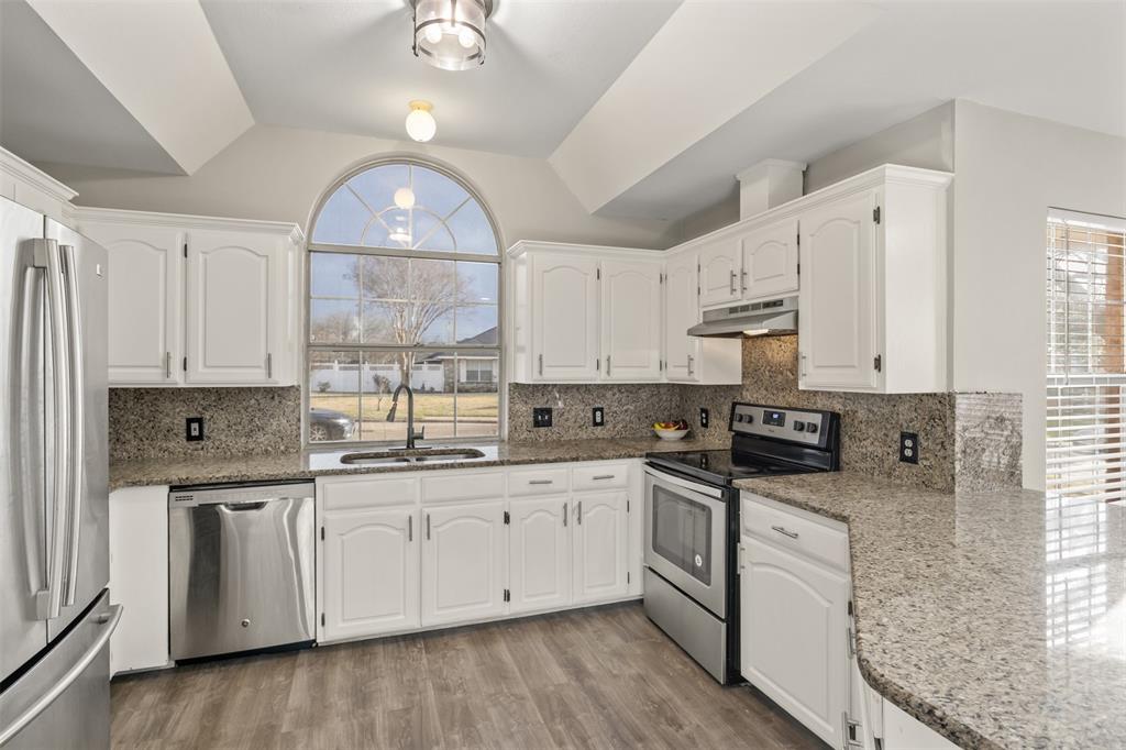620 Honeysuckle Lane