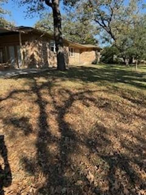 1002 W 4th Street Keene TX 76059