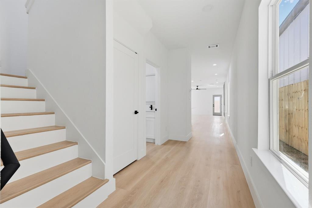 lincoln Manor - Residential