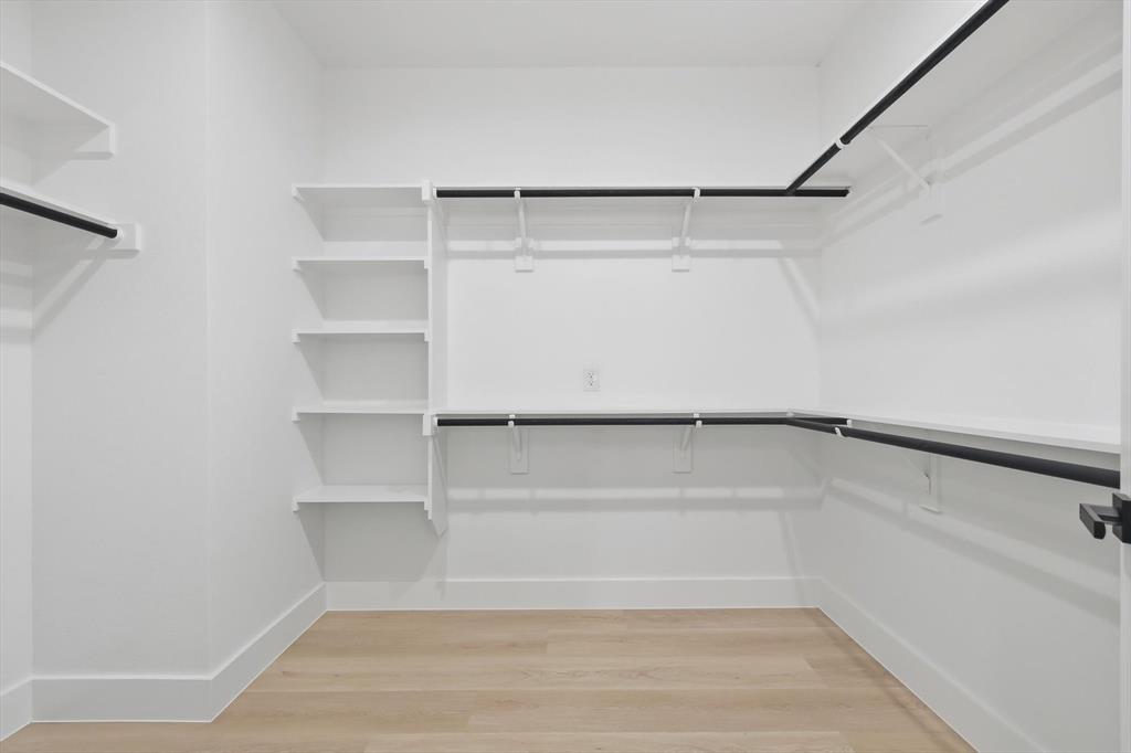 lincoln Manor - Residential