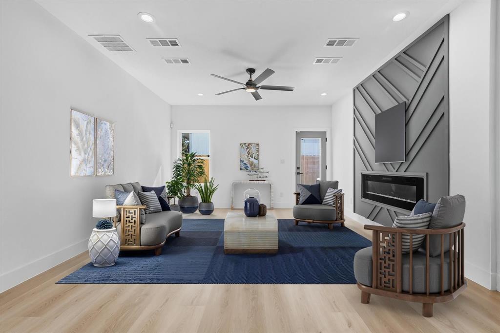 lincoln Manor - Residential