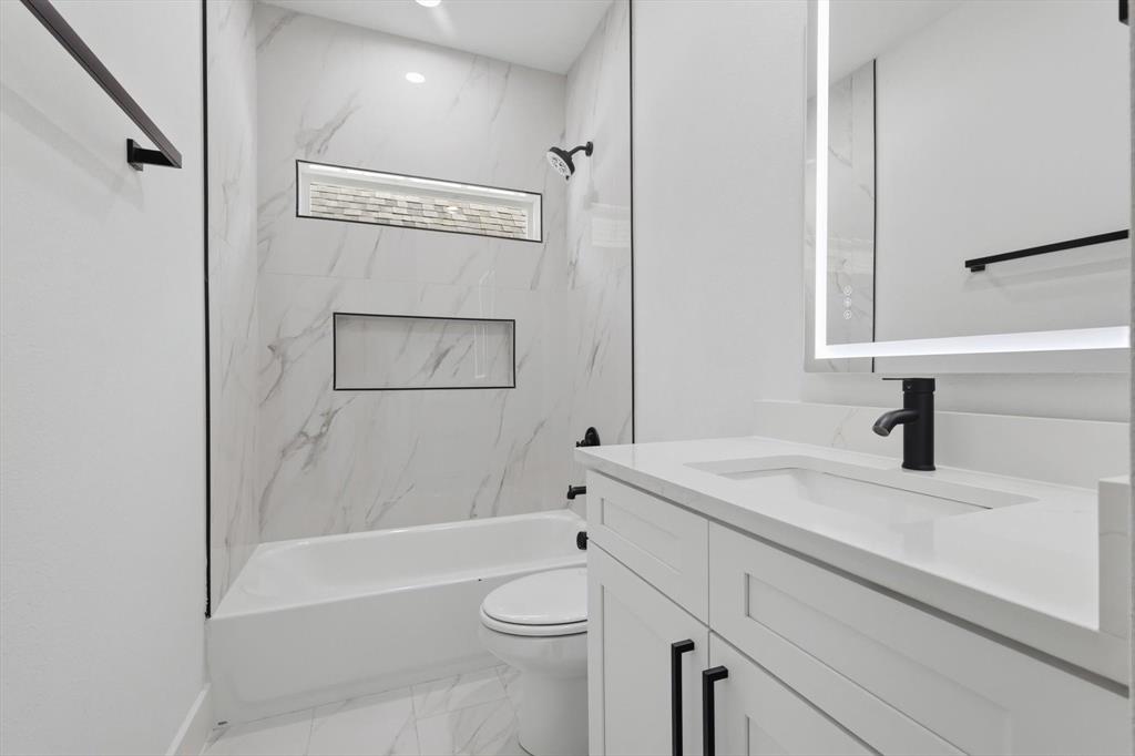 lincoln Manor - Residential