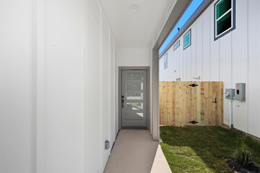 lincoln Manor - Residential