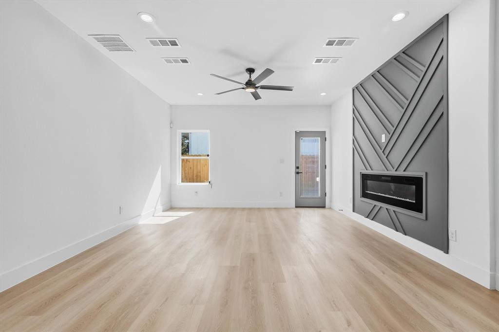 lincoln Manor - Residential