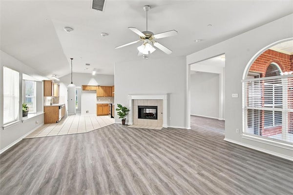 1033 SUFFOLK LN, CEDAR HILL, TX 75104 - Image 6b16f282d30b6cdc68122cf059e02bec/3197915709