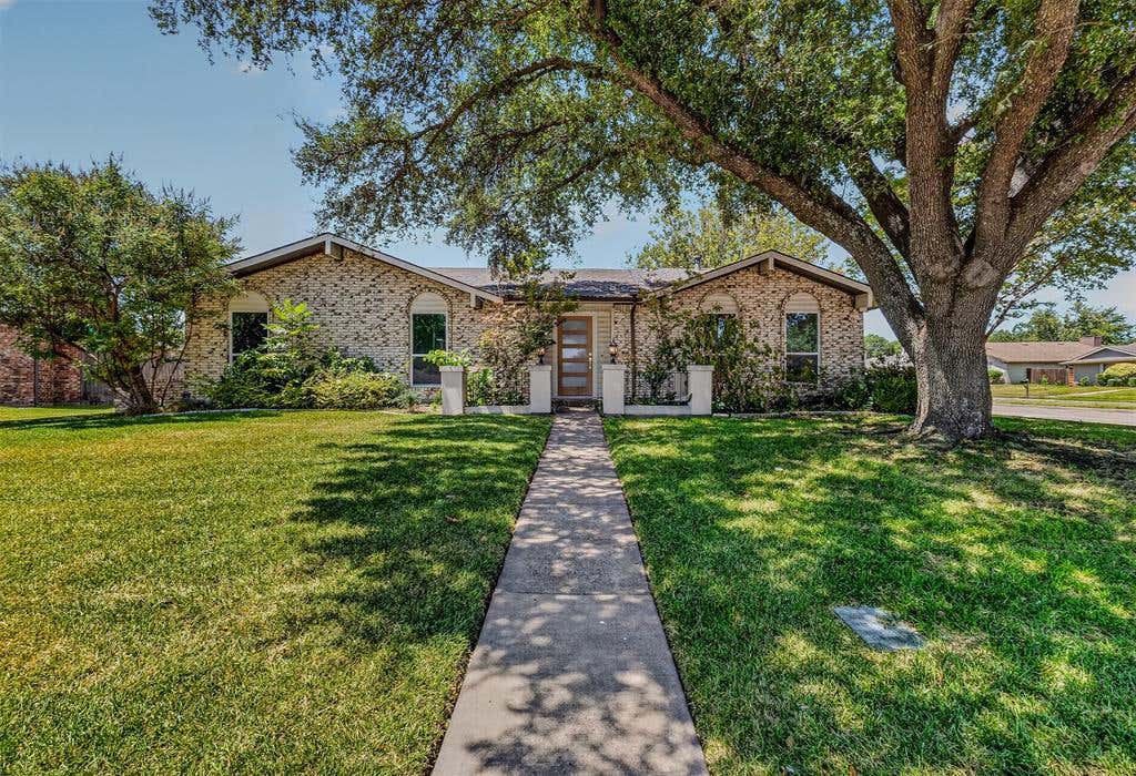Photo of 6 collins Court, Richardson, TX 75081 (MLS # 21357447)