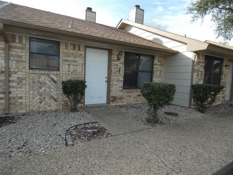 Photo of 48 Teakwood Lane, Abilene, TX 79601 (MLS # 21198087)
