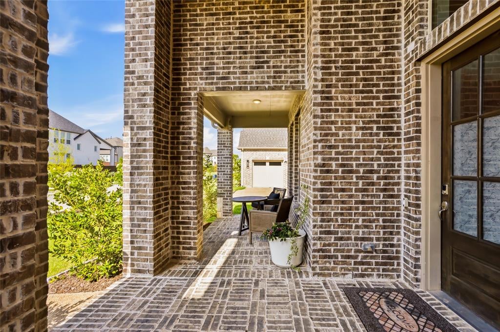 1212 Sapphire Lane