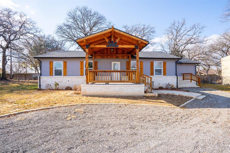 Welcome to this new 3 bedroom, 2 bath home situated in a quiet community near Par Village just off Lake Proctor. This home offers an open floor plan, a spa shower in the master bedroom, granite kitchen counter tops and a beautifully finished wood-covered ceiling in the kitchen and living area.  Par Country Club and Proctor Lake are just around the corner from this little gem.  Make this home your permanent residence or your weekend getaway.