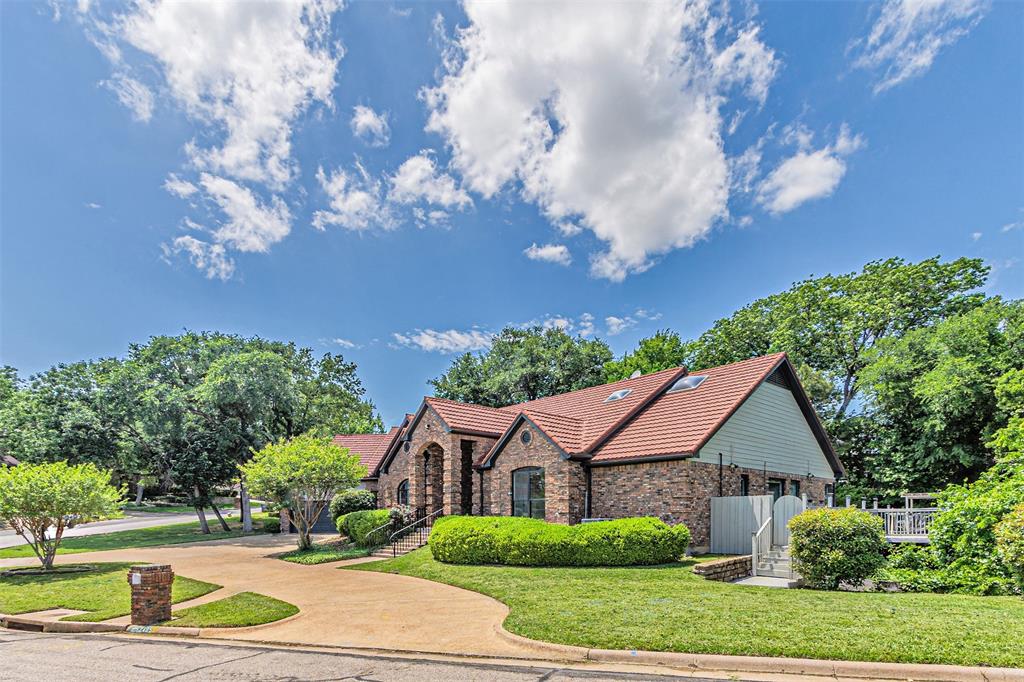 2405 Castle Rock Road