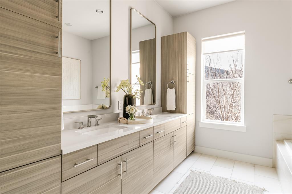 Trinity Twnhms #2 - Residential