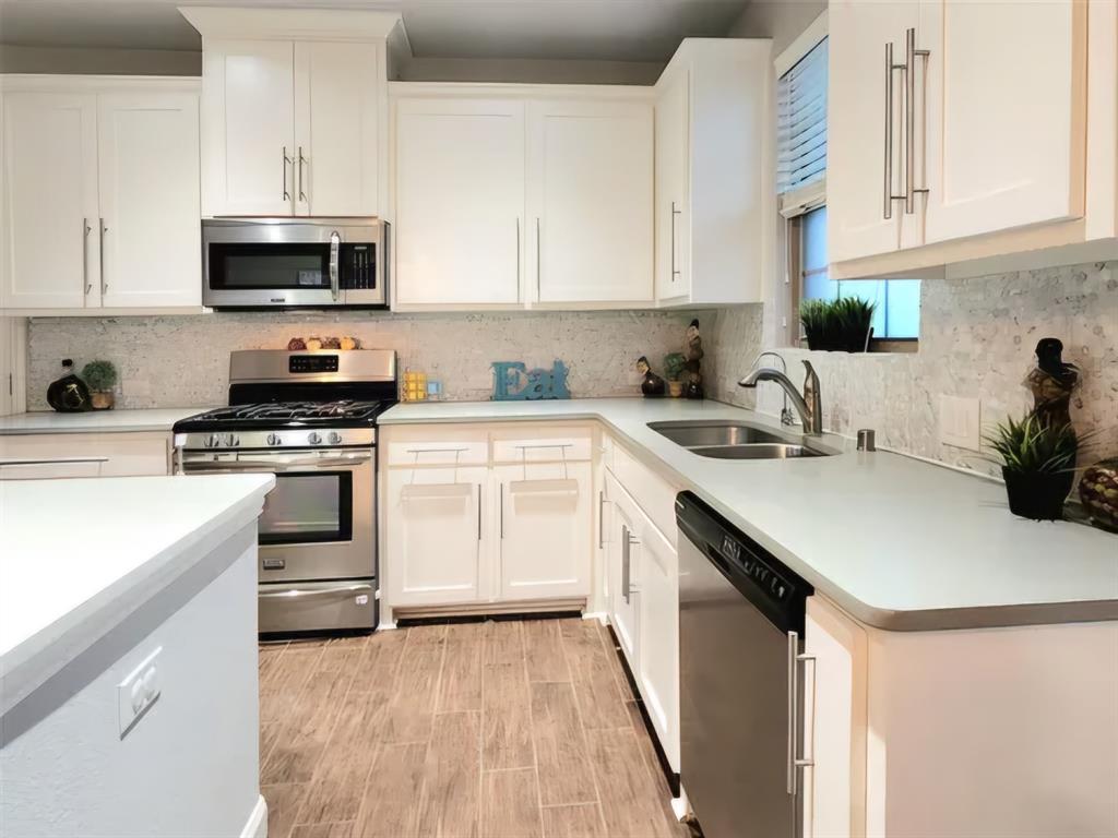 652 Matthew Place
