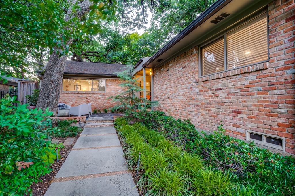 1513 Cedar Hill Avenue