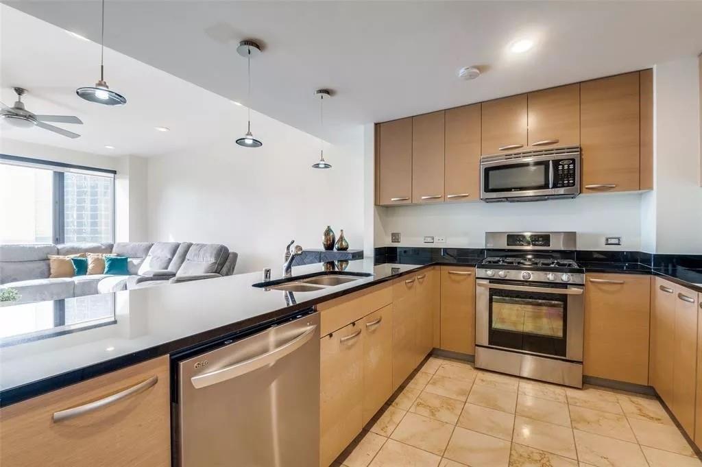 Metropolitan 1200 Main Street - Residential