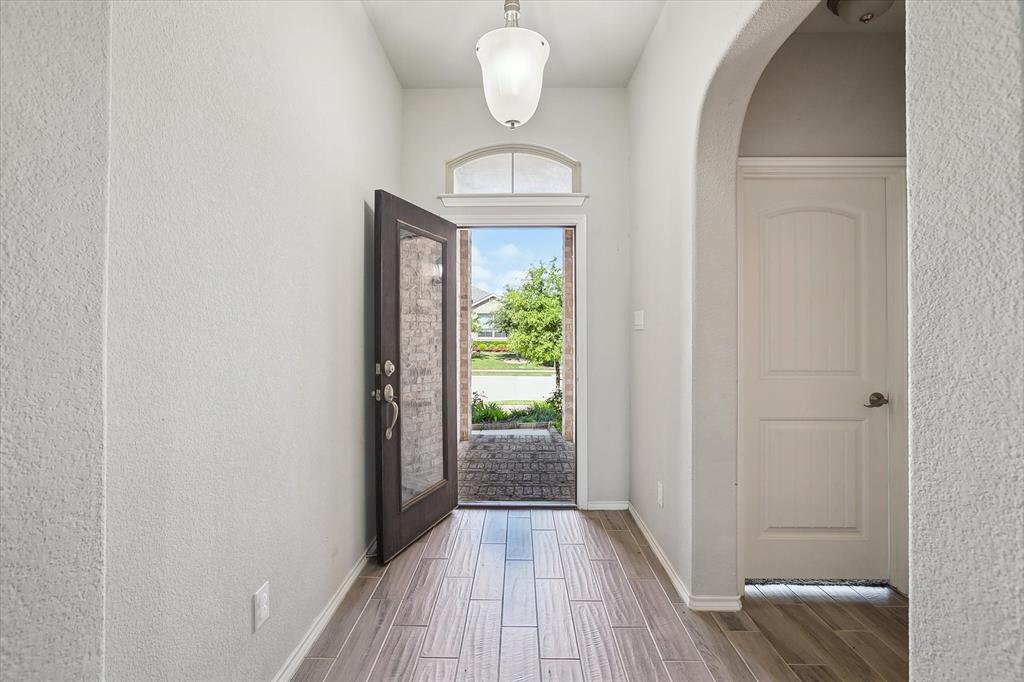 1127 Donnington Trail