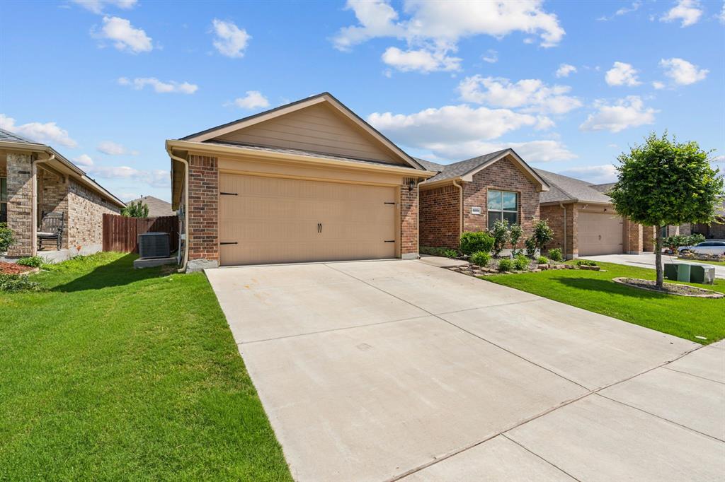 10004 Huntersville Trail