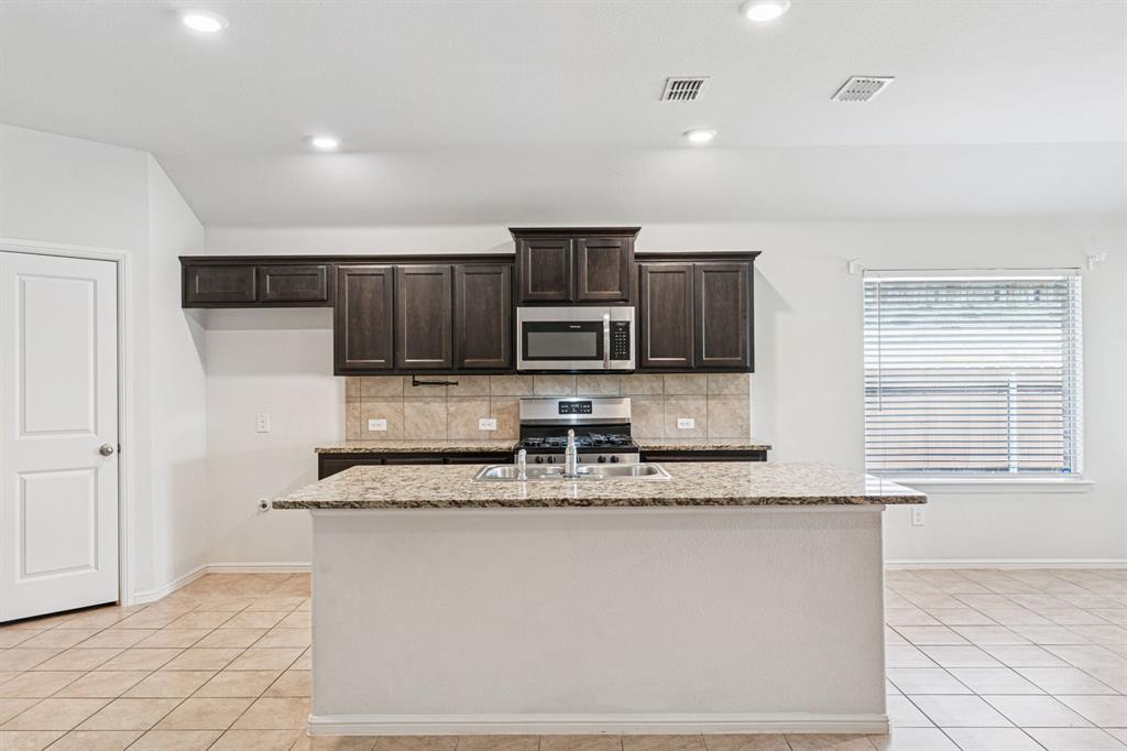 10004 Huntersville Trail