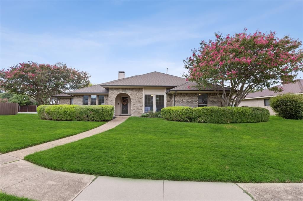 Photo of 4005 Bullock Drive, Plano, TX 75023 (MLS # 21206880)