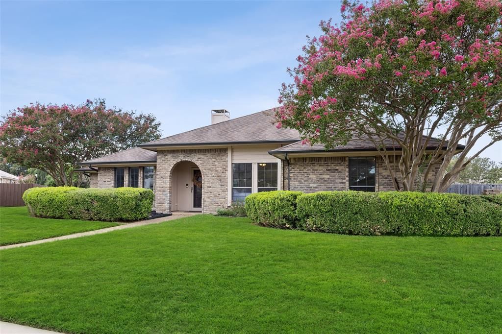 Photo of 4005 Bullock Drive, Plano, TX 75023 (MLS # 21206880)