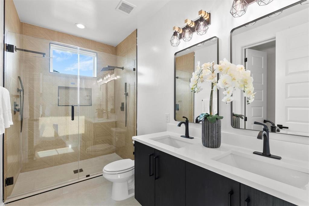 Dallas Land & Loan Cos Add 03 - Residential Lease