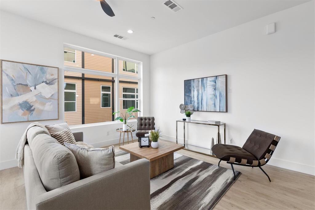 Dallas Land & Loan Cos Add 03 - Residential Lease