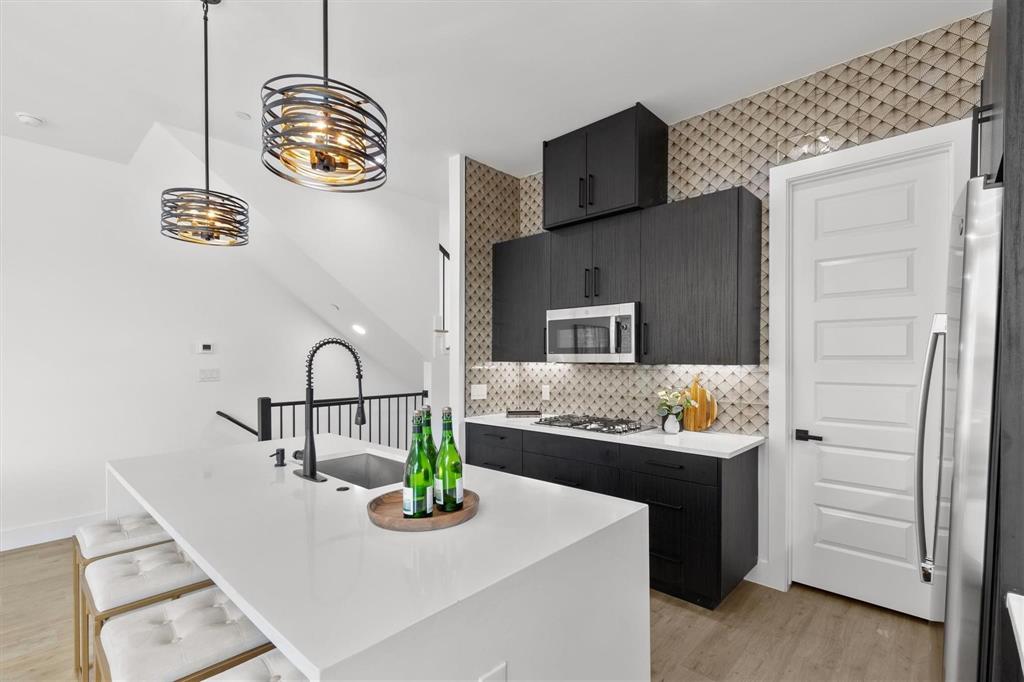 Dallas Land & Loan Cos Add 03 - Residential Lease