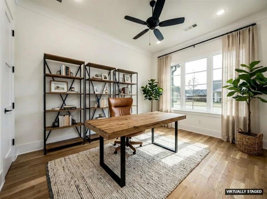 country club rd est - Residential