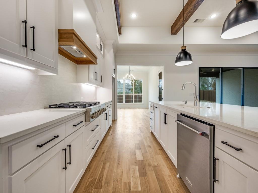 country club rd est - Residential