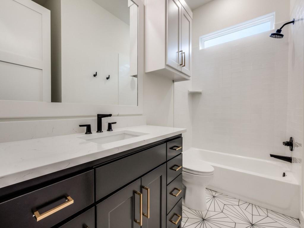 country club rd est - Residential