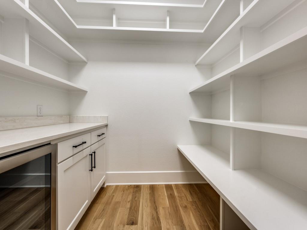 country club rd est - Residential