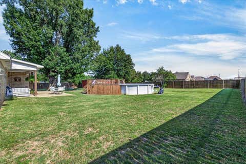 Tiny photo for 424 E Pennsylvania Avenue, Van, TX 75790 (MLS # 21341688)