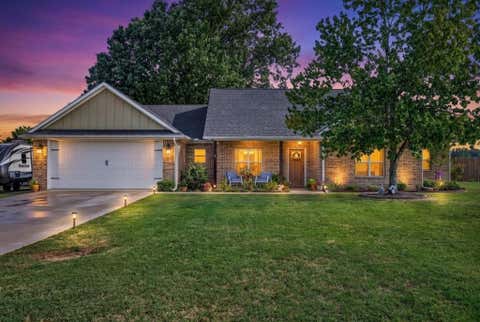 Tiny photo for 424 E Pennsylvania Avenue, Van, TX 75790 (MLS # 21341688)