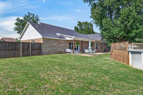 Tiny photo for 424 E Pennsylvania Avenue, Van, TX 75790 (MLS # 21341688)