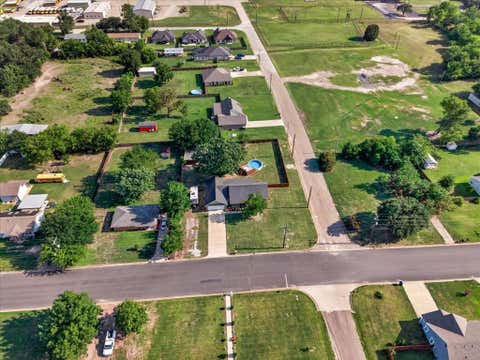 Tiny photo for 424 E Pennsylvania Avenue, Van, TX 75790 (MLS # 21341688)