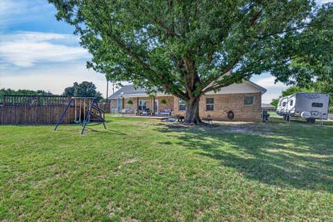 Tiny photo for 424 E Pennsylvania Avenue, Van, TX 75790 (MLS # 21341688)
