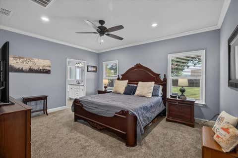 Tiny photo for 424 E Pennsylvania Avenue, Van, TX 75790 (MLS # 21341688)
