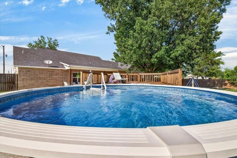 Tiny photo for 424 E Pennsylvania Avenue, Van, TX 75790 (MLS # 21341688)