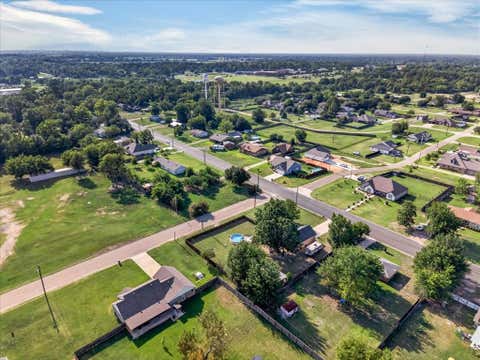 Tiny photo for 424 E Pennsylvania Avenue, Van, TX 75790 (MLS # 21341688)