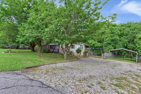 A home in Pottsboro